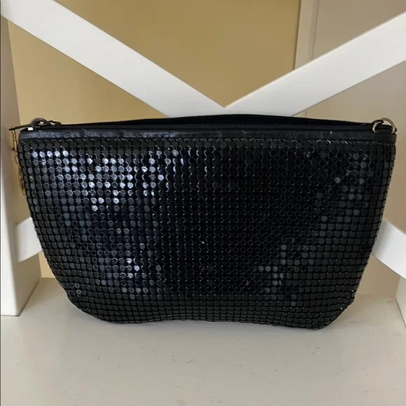 VINTAGE! Black Crescent Clutch with Metallic Mesh - Vintage - Picture 1 of 4